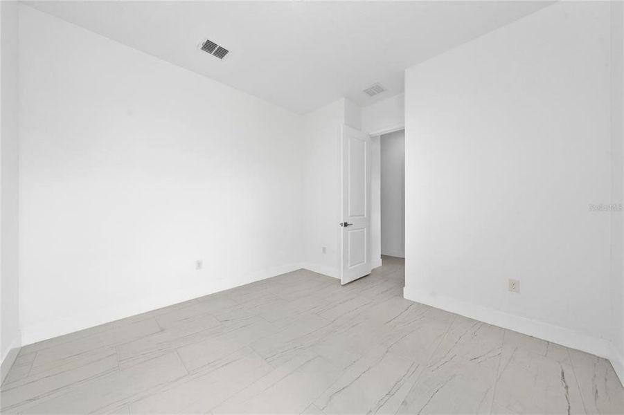 Spacious, unfurnished interior of a new home in , Orlando (Image 26).