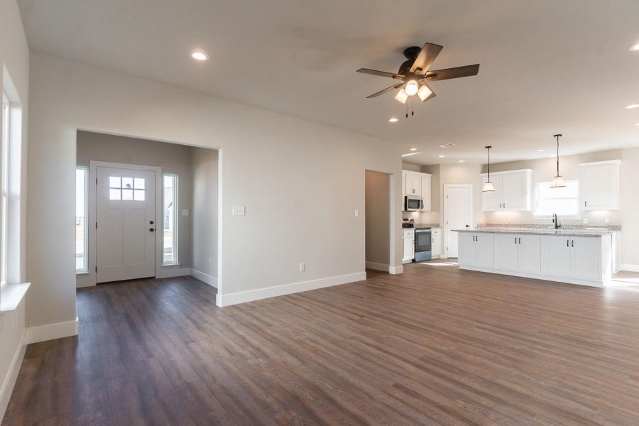 Spacious, unfurnished interior of a new home in , Smithville (Image 27).