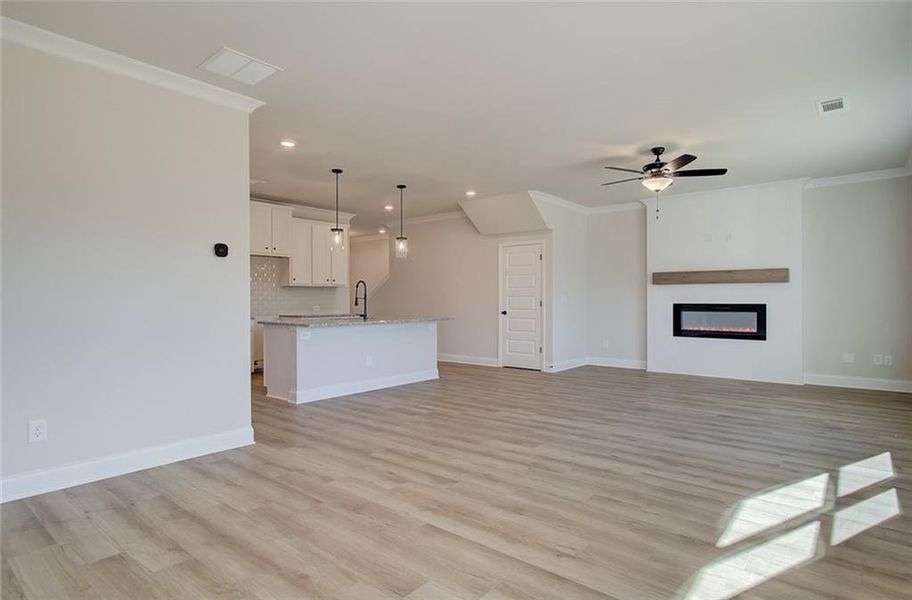 Spacious, unfurnished interior of a new home in Crofton Place Enclave, Snellville (Image 13).