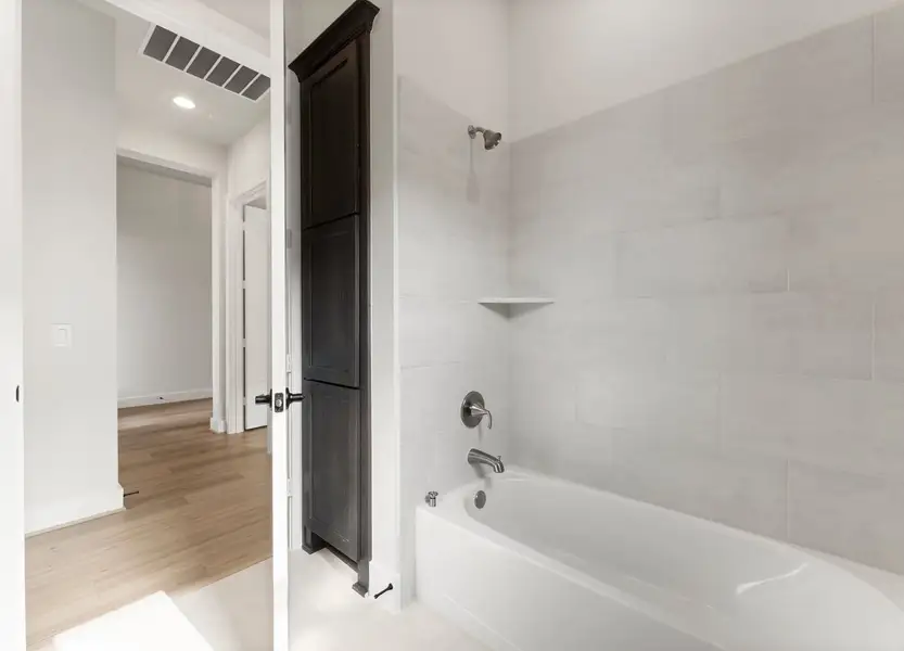 11-custom-DVA06049 11-custom-DVA06049