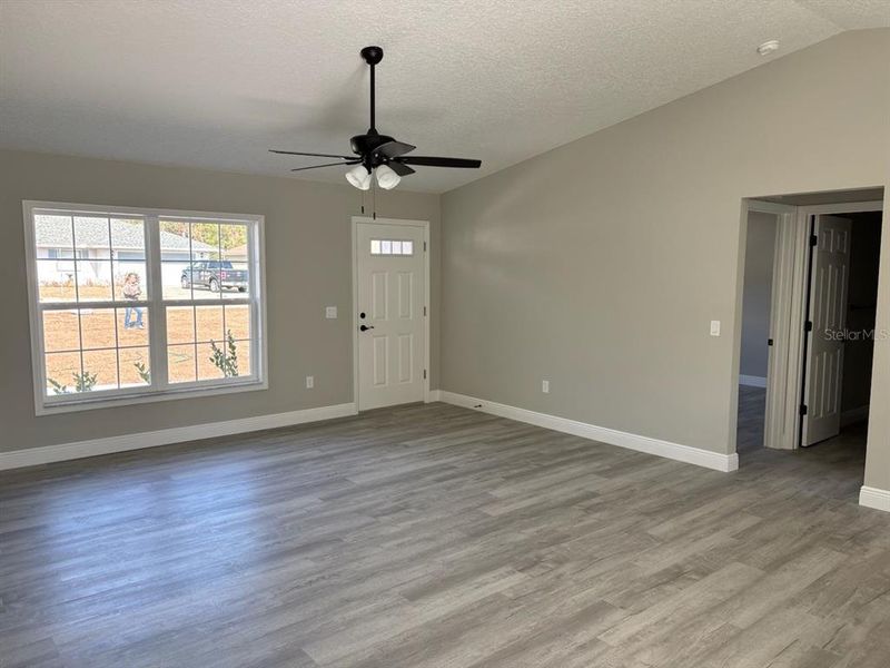 Spacious, unfurnished interior of a new home in , Citrus Springs (Image 19).