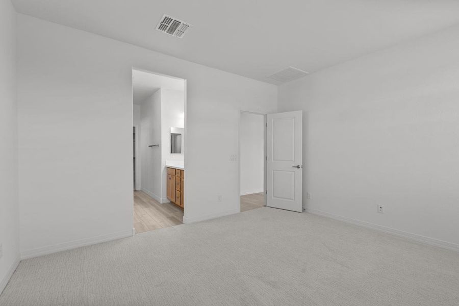 Spacious, unfurnished interior of a new home in Arroyo Vista II, Casa Grande (Image 10). Spacious, unfurnished interior of a new home in Arroyo Vista II, Casa Grande (Image 10).