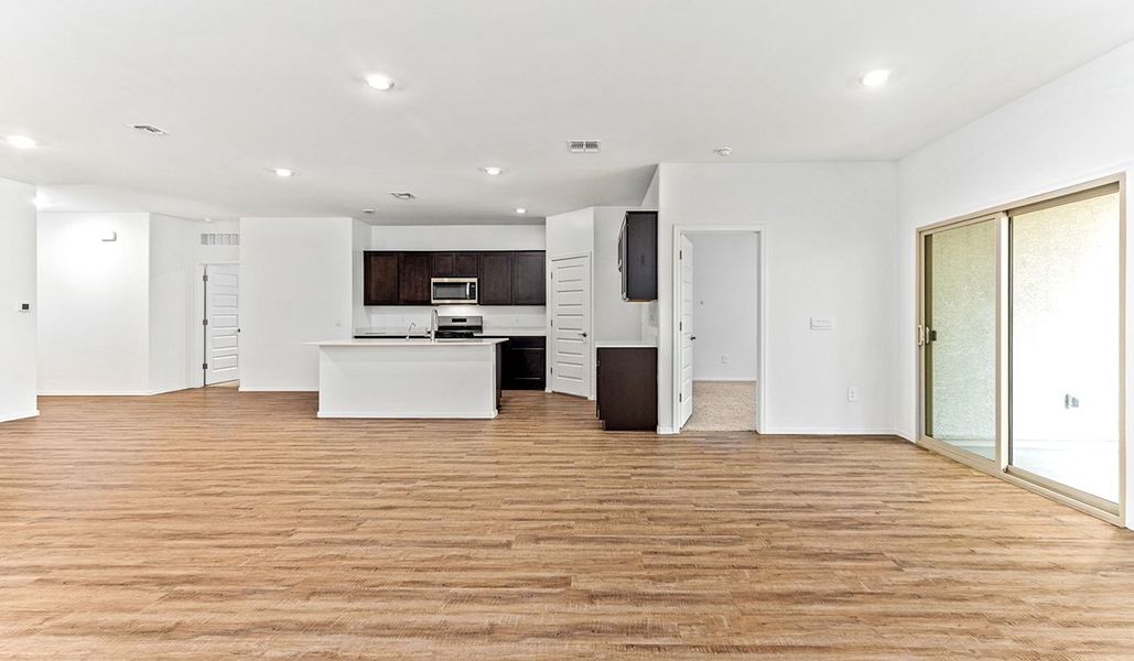 Representative unfurnished interior of a home built from the Dalea by D.R. Horton in Hanson Ridge, Vail (Image 24).