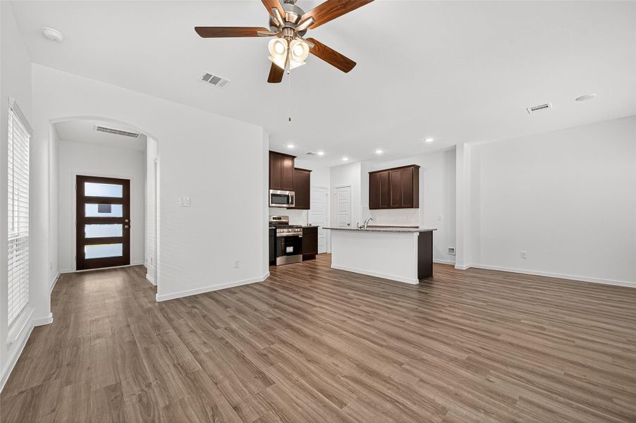 Spacious, unfurnished interior of a new home in Mill Creek Trails, Magnolia (Image 41).