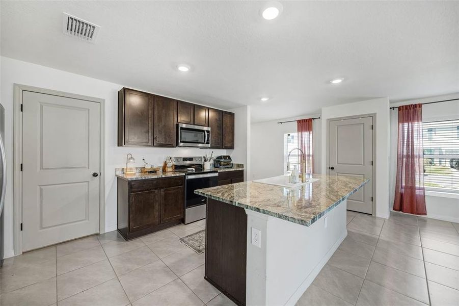 Furnished interior view inside a new home in Harvest Ridge, Zephyrhills (Image 33).