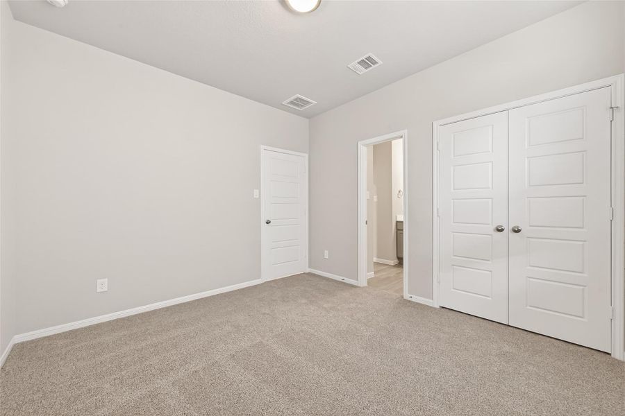 Spacious, unfurnished interior of a new home in , Brookshire (Image 43).