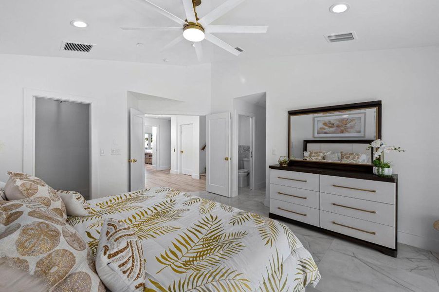 101 Desota St owners swite from inside