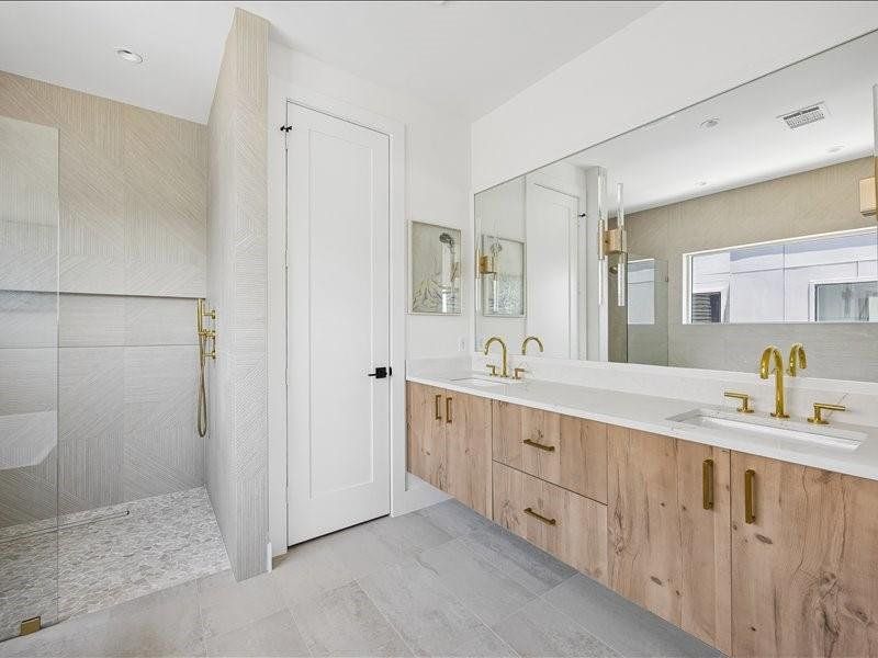 Furnished interior view inside a new home in , Houston (Image 10).