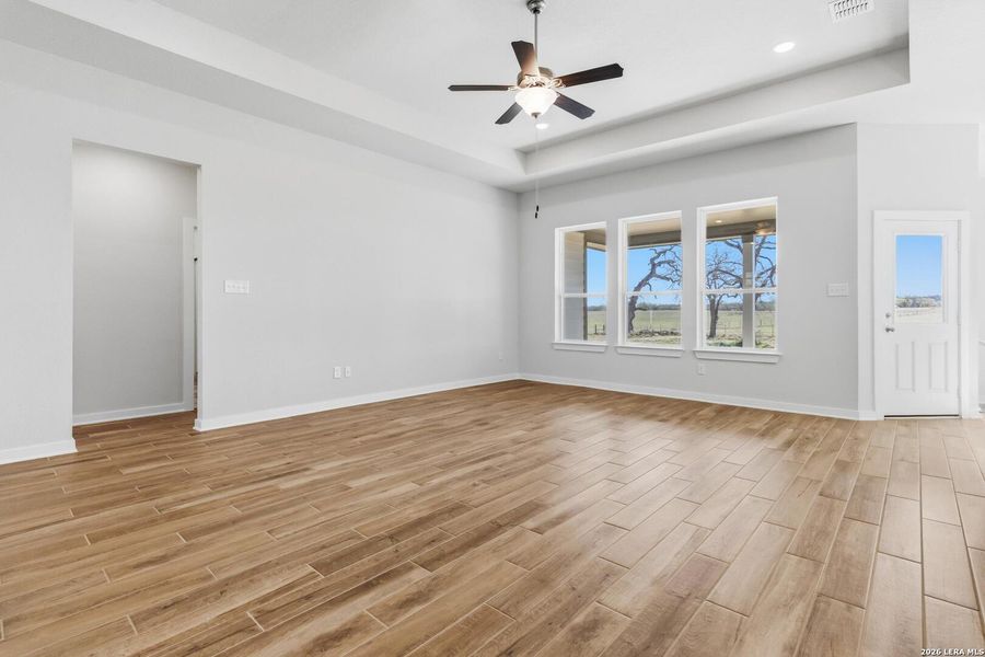 Spacious, unfurnished interior of a new home in Lonesome Dove, San Antonio (Image 18).