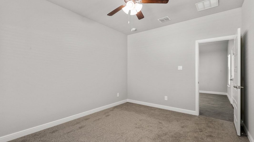 Spacious, unfurnished interior of a new home in The Hills at Reunion, Newark (Image 28).