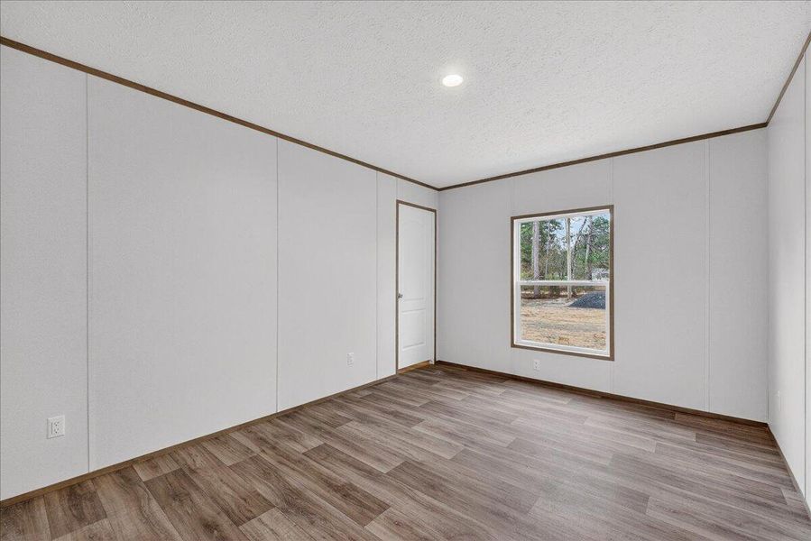 Spacious, unfurnished interior of a new home in , Walterboro (Image 35).