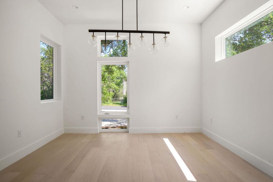 Spacious, unfurnished interior of a new home in , Austin (Image 20).