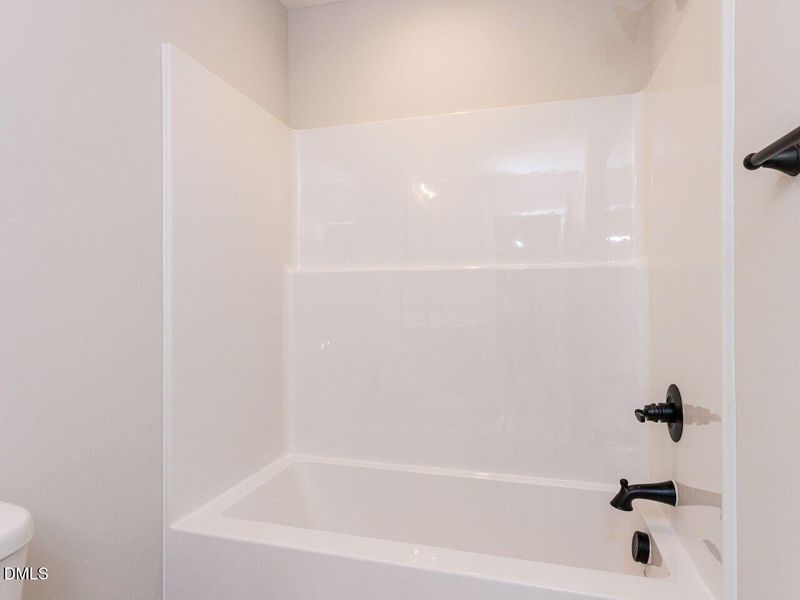 030-1280x960-bathroom