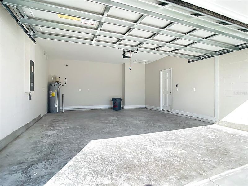 Spacious, unfurnished interior of a new home in , North Port (Image 25).