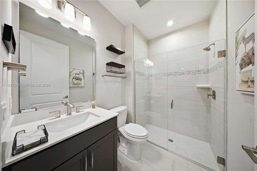 Furnished interior view inside a new home in Del Webb Minneola, Minneola (Image 17).