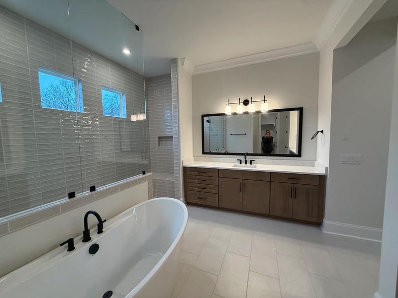 The Dresden D Primary Suite Bathroom