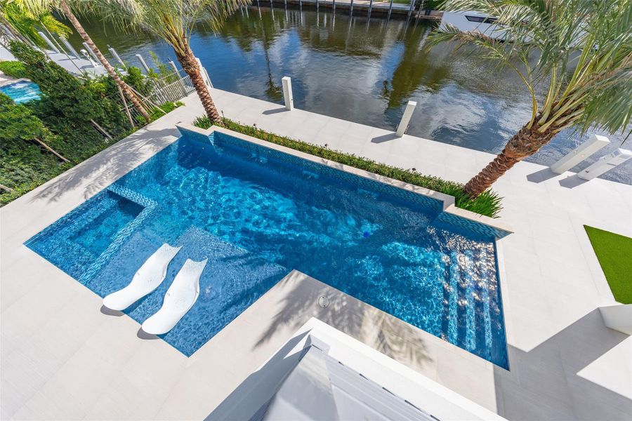 Exterior details and patio area of a home in , Fort Lauderdale (Image 40).