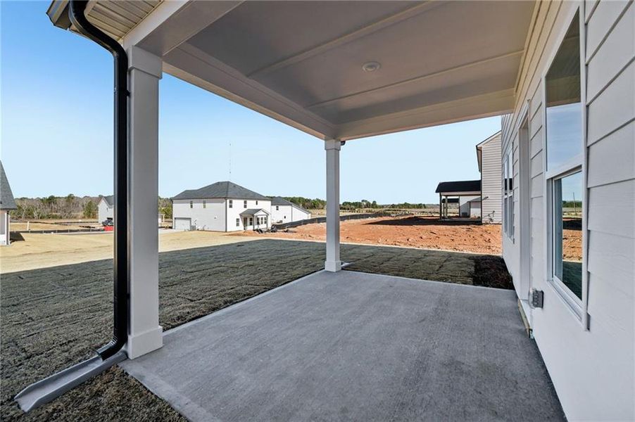Exterior details and patio area of a home in River Pointe, Monroe (Image 28).