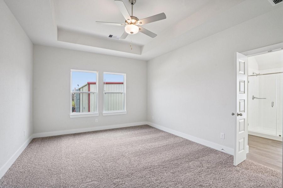 Spacious, unfurnished interior of a new home in Cay Landing, Houston (Image 23).