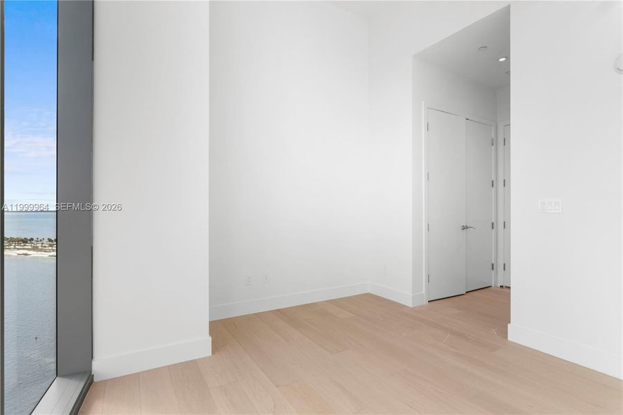 Spacious, unfurnished interior of a new home in , Miami (Image 30).