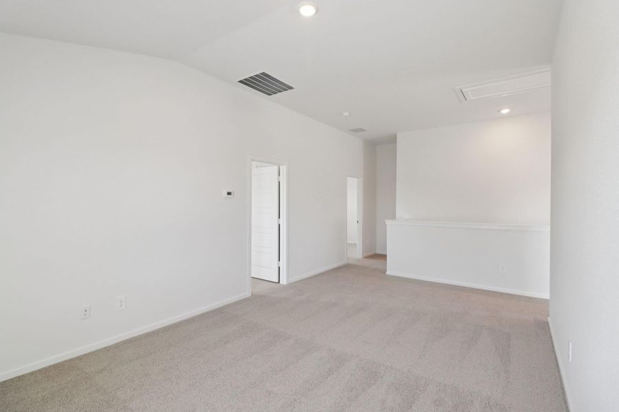 Spacious, unfurnished interior of a new home in Pine Lake Cove - Premier Series, Montgomery (Image 34).