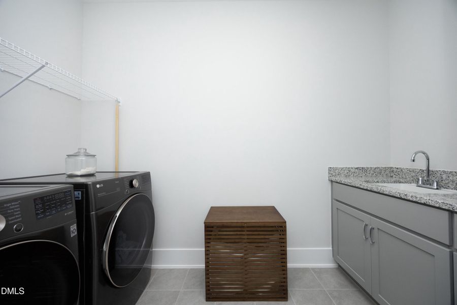 40LaundryRoom 40LaundryRoom