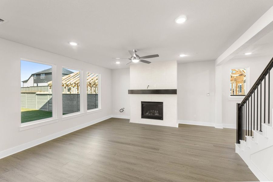 Spacious, unfurnished interior of a new home in Treeline, Justin (Image 17).