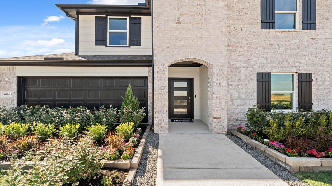 Representative exterior details of a home built from the Rosemont by D.R. Horton in Sunterra Lakes, Brookshire (Image 3).