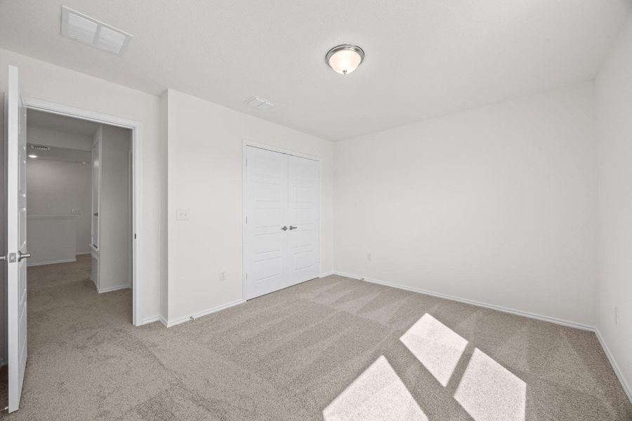 Spacious, unfurnished interior of a new home in Creekside at Estancia, Austin (Image 27).