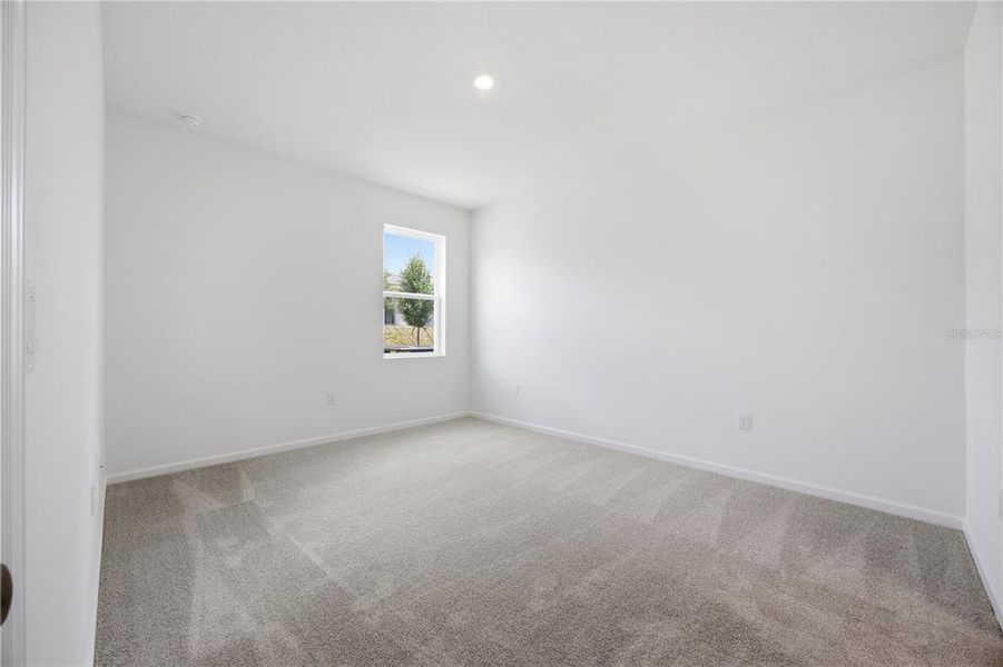 Spacious, unfurnished interior of a new home in , Okahumpka (Image 15).