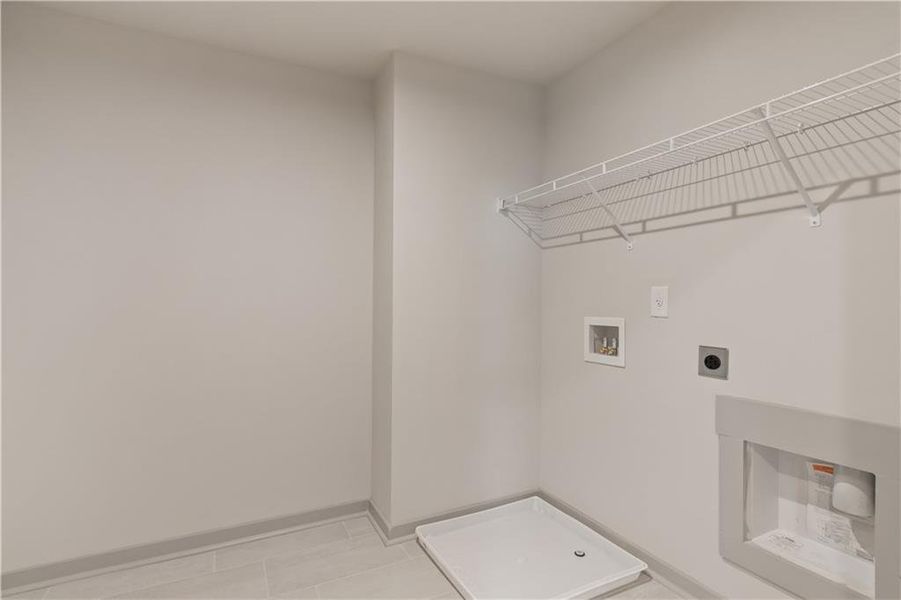 Spacious, unfurnished interior of a new home in Cambridge at Steels Bridge, Canton (Image 18).