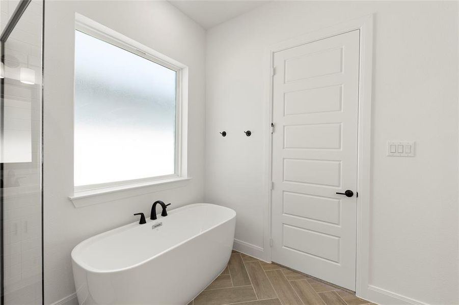 22. 1413 Kirkdale - Bath (3)