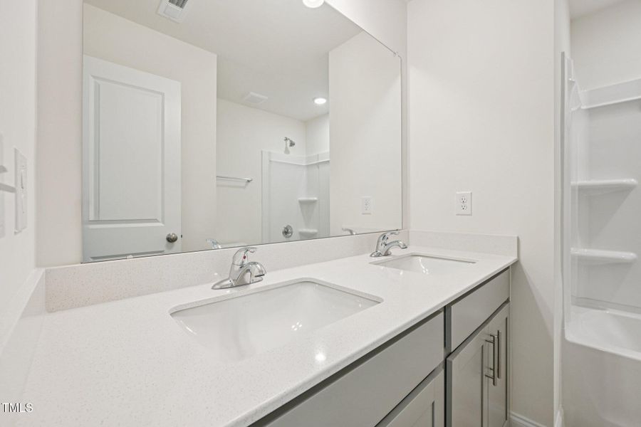 31-web-or-mls-Kensley Grv Ln-2406-031