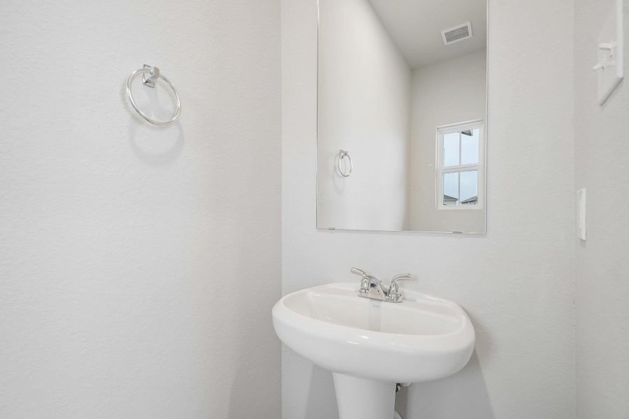 Close-up of interior finishes inside a home in Hymeadow, San Marcos (Image 11).