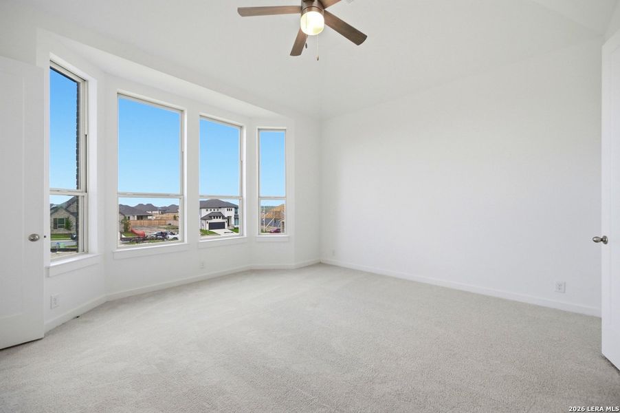 Spacious, unfurnished interior of a new home in Mayfair, New Braunfels (Image 14).