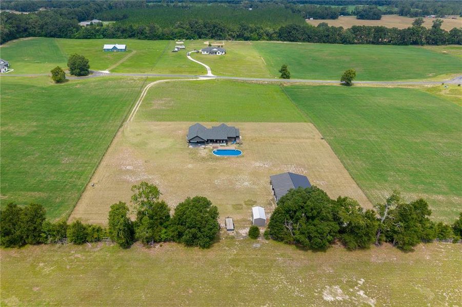 Community amenities in , Bell (Image 59). Community amenities in , Bell (Image 59).
