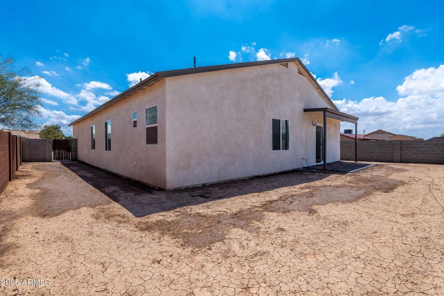 Backyard (1) Backyard (1)