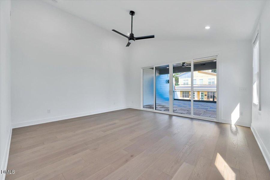 28-732 Hopkins St-28