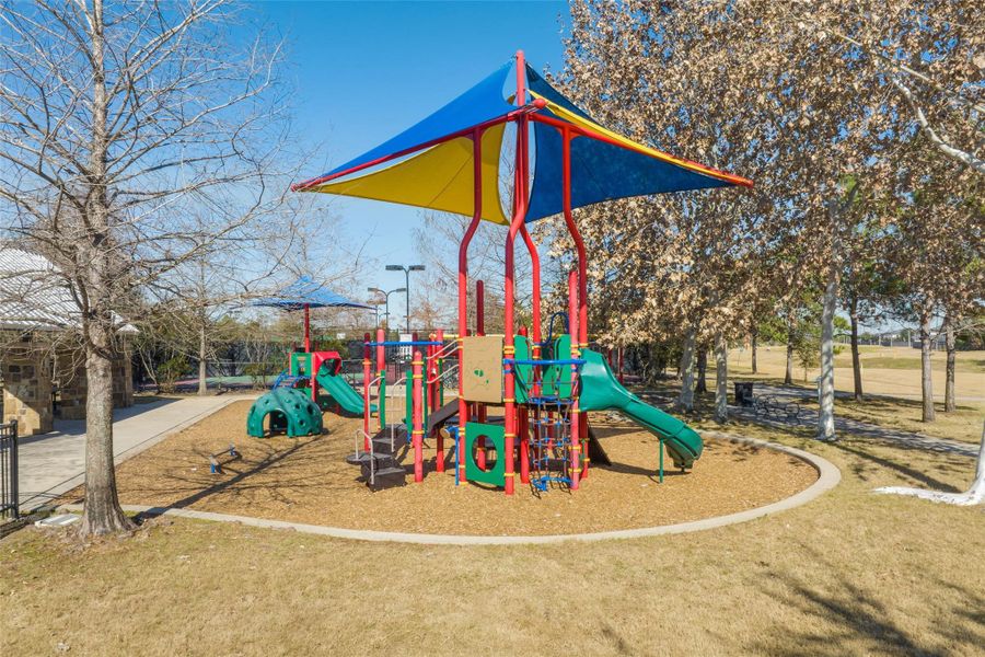 Community amenities in Cross Creek West, Fulshear (Image 27).