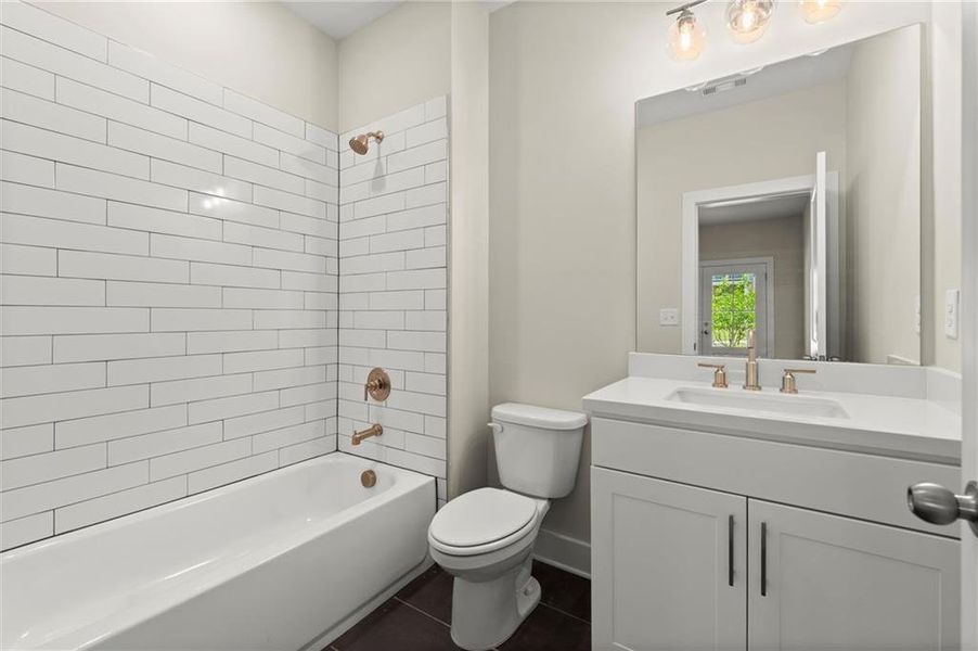 Furnished interior view inside a new home in West Town, Atlanta (Image 33).