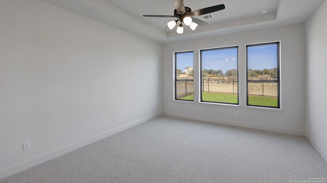 Spacious, unfurnished interior of a new home in Esperanza 50', Boerne (Image 21).