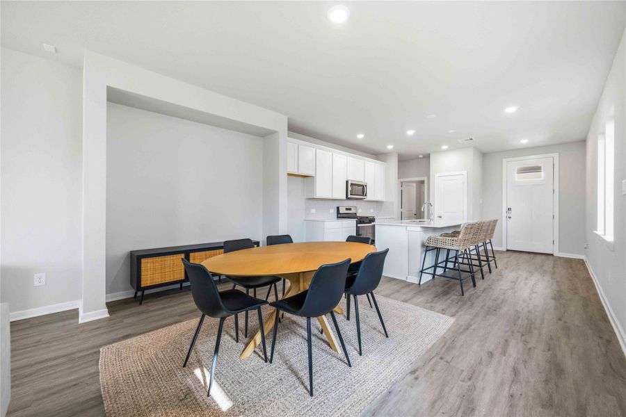 Furnished interior view inside a new home in La Segarra 40', Brookshire (Image 15).