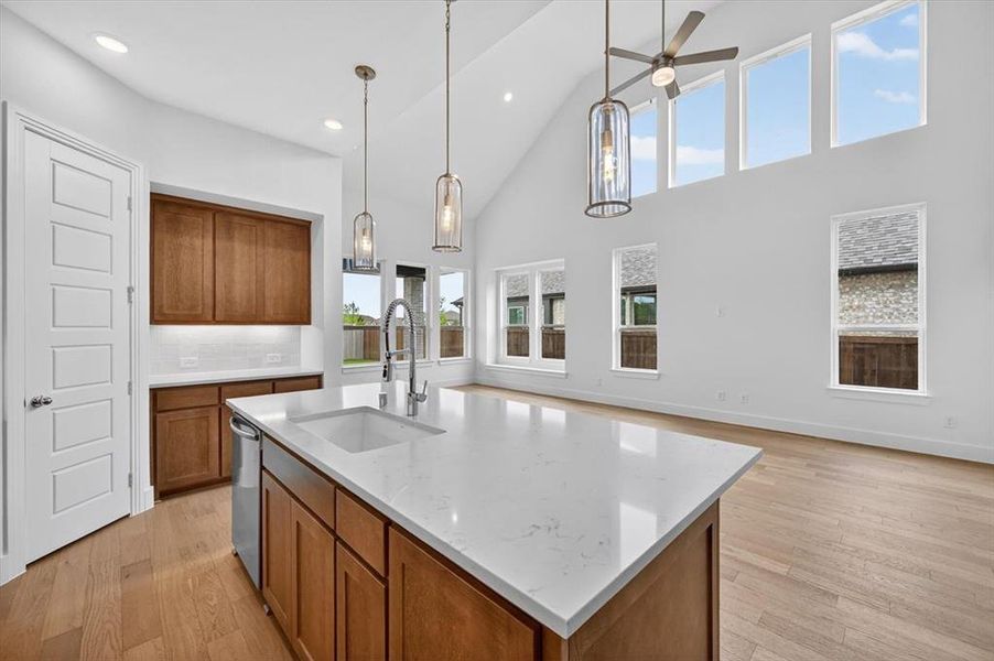 Furnished interior view inside a new home in Sandbrock Ranch, Aubrey (Image 10).
