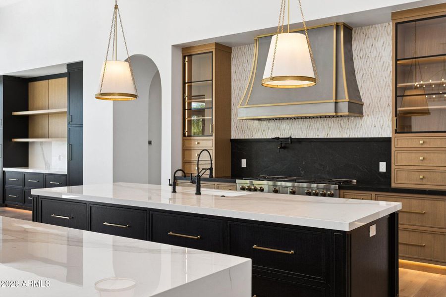 22-web-or-mls-6610-n-mountain-view-rd