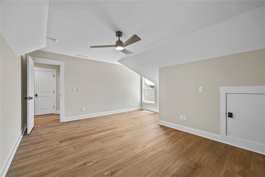 Spacious, unfurnished interior of a new home in , Monroe (Image 71).