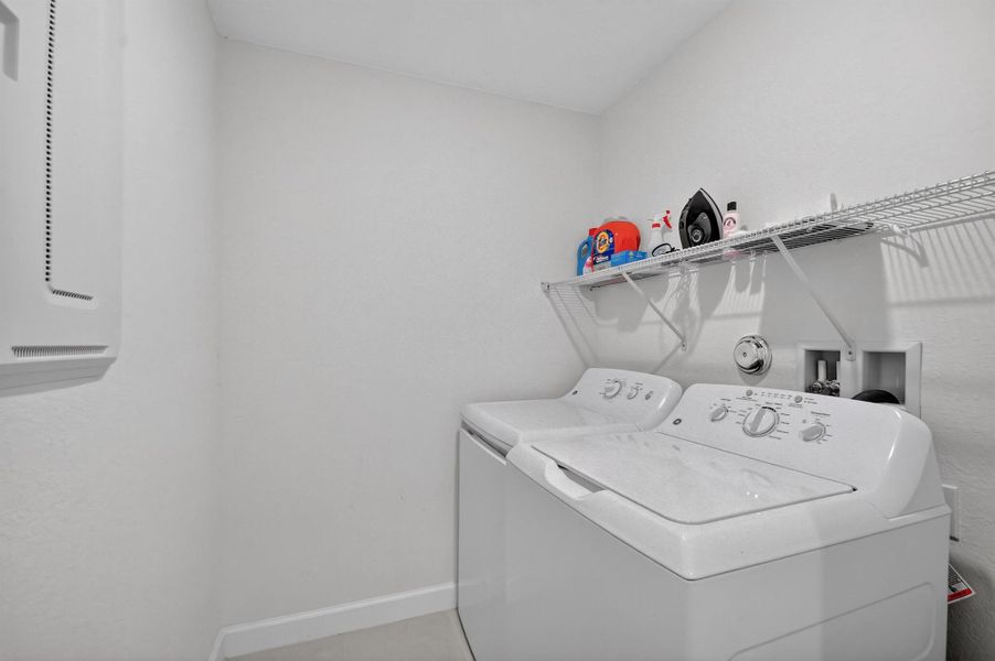 Close-up of interior finishes inside a home in , Lake Worth (Image 22).