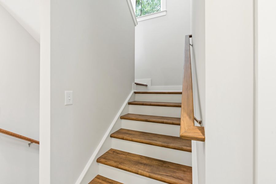 Spacious, unfurnished interior of a new home in , Charleston (Image 39).