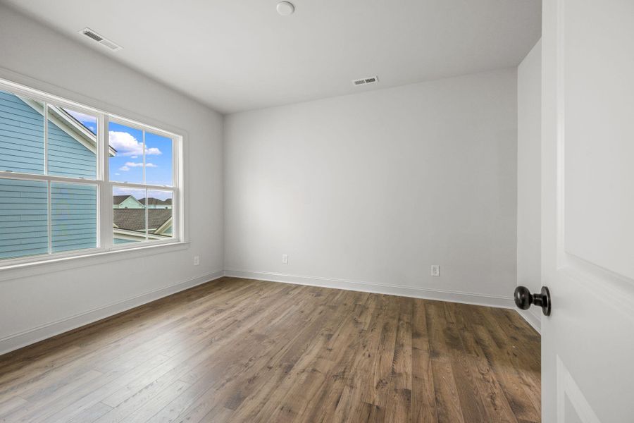 Spacious, unfurnished interior of a new home in , Summerville (Image 22).