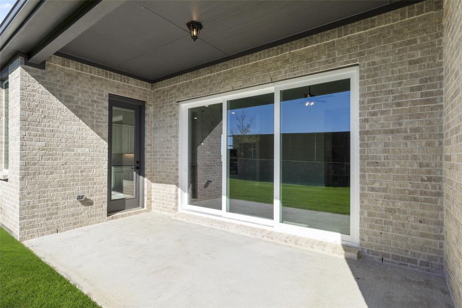 Exterior details and patio area of a home in Nelson Lake Estates, Rockwall (Image 2). Exterior details and patio area of a home in Nelson Lake Estates, Rockwall (Image 2).