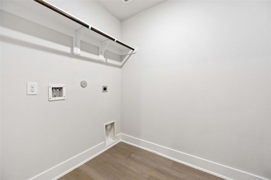 Spacious, unfurnished interior of a new home in Alicante, Houston (Image 14). Spacious, unfurnished interior of a new home in Alicante, Houston (Image 14).